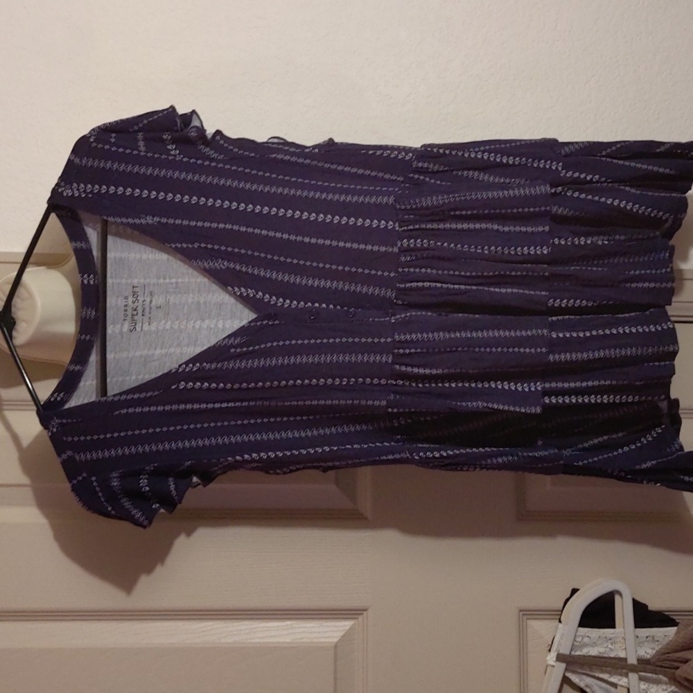 Torrid ruffle top, blue size 1